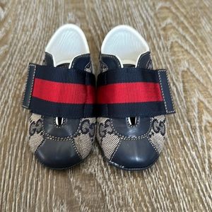 Gucci size 16 baby boy gym shoe